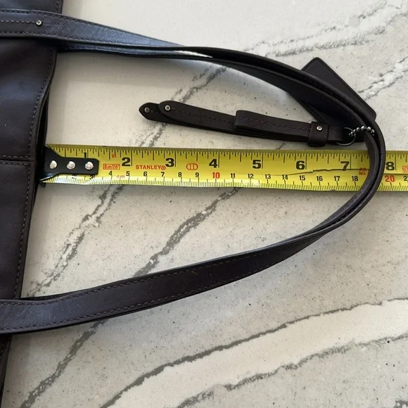 Coach Vintage Leather Tote From 2014 Deep Plum. - Picture 10 of 12